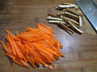 Stir-fried Baby Vegetables with Dried Carrots recipe