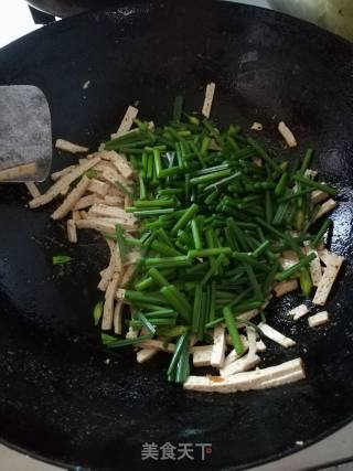 Stir-fried Tofu with Leek recipe