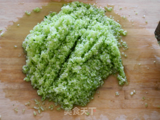 Cucumber Pork Fungus Dumplings recipe
