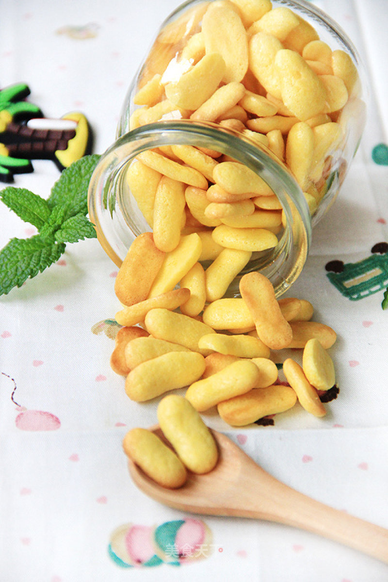 #aca烤明星大赛# Super Simple and Fluffy No-additive Biscuits for Little Babies-egg Yolk Biscuits recipe