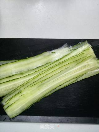 Cold Cucumber Roll recipe