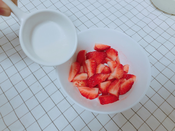 Fresh Strawberry Butter Shortbread Muffins recipe