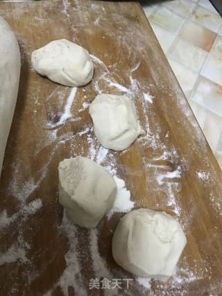 Inner Mongolia Hohhot Qingcheng, A Time-honored Brand "puff Pastry Triangle Baking" recipe