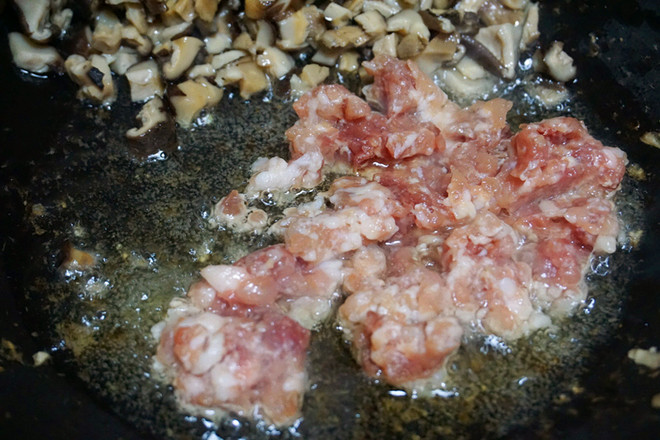 Minced Meat and Shiitake Mushrooms recipe