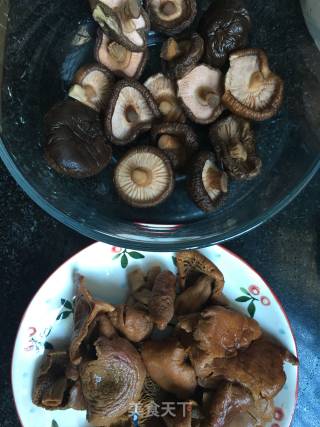 Double Mushroom Black Chicken Soup recipe