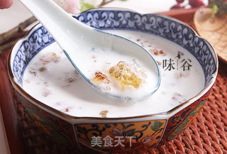 Milk Stewed Peach Gum for Beauty and Beauty recipe