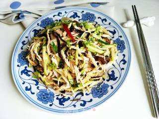 Stir-fried Chicken with Cucumber in Red Oil recipe