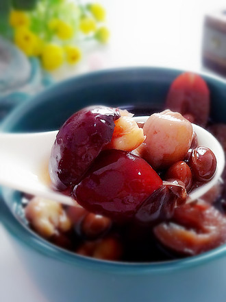 Red Dates, Black Beans and Lotus Seed Soup