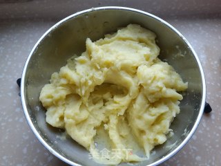 Fried Dumplings with Minced Meat and Mashed Potatoes recipe