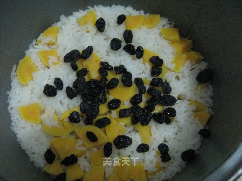 Sweet Potato Cooked Rice Mixed with Black Currants recipe