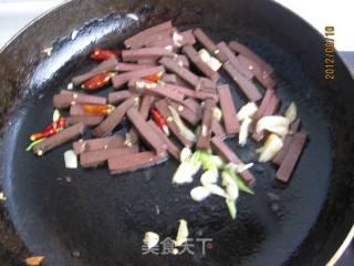 Stir-fried Tofu with Pork Blood recipe