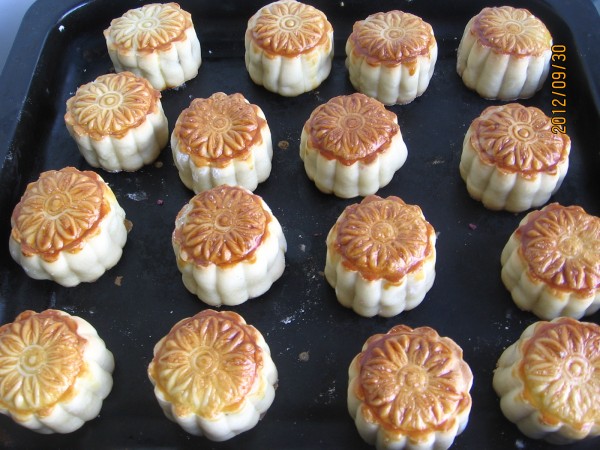 Beijing Style Purple Sweet Potato Mooncake recipe