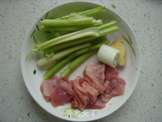 Celery Stir-fried Pork recipe