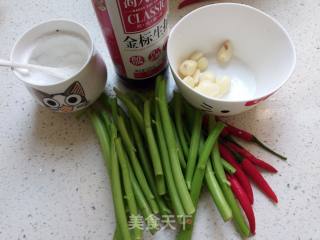 Spicy Stir-fried Convolvulus Stem recipe