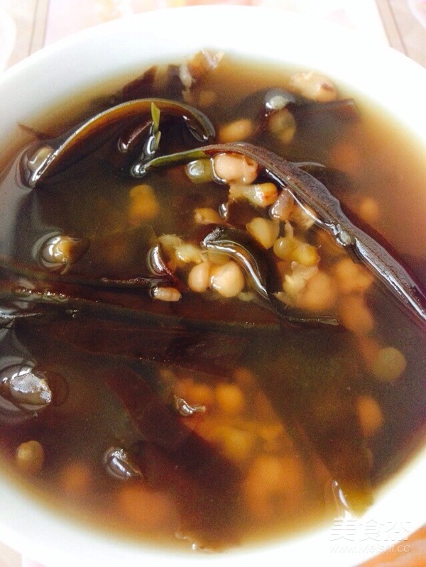 Mung Bean, Seaweed and Barley Sweet Soup recipe