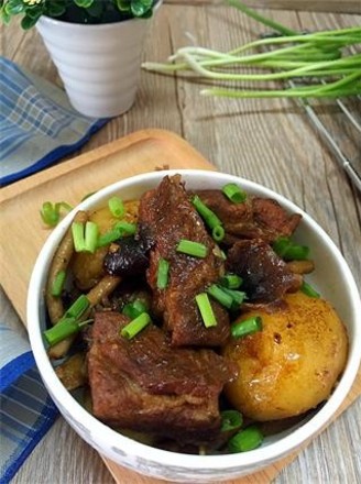 Potato Ribs with Tea Tree Mushrooms in Clay Pot recipe