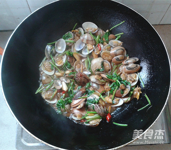 Cilantro Popped Clams recipe