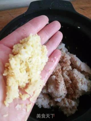 Produced by Huang Huang [q-bomb and Smooth Fish Balls] recipe