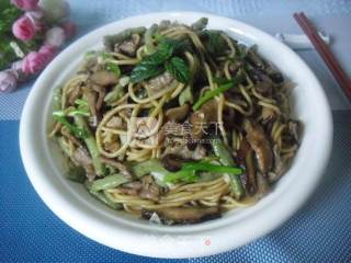 Braised Noodles with White Beans and Mushrooms recipe