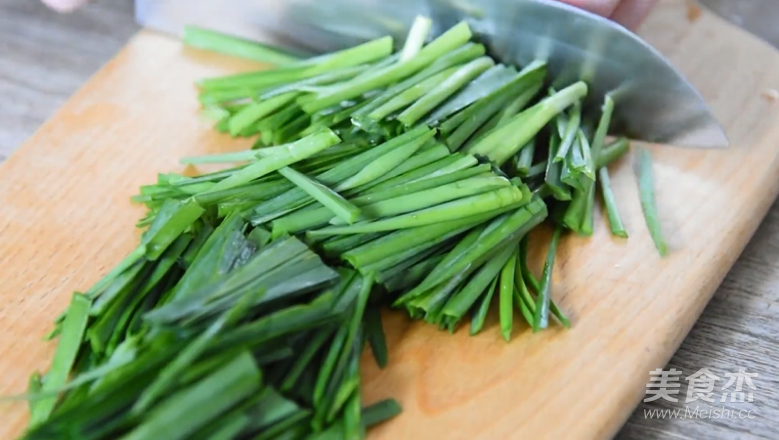 Stir-fried Tofu with Leek recipe