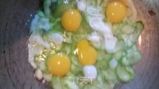 Scrambled Eggs with Loofah recipe