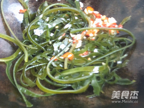 Noodles with Chopped Chili Sauce and Seaweed recipe
