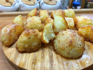 Super Crispy and Buttery Baked Potato Wedges, Full of Milk Flavor, Crispy Crust, Soft and Layered Inside! recipe