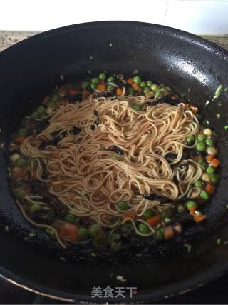 Colorful Vegetarian Braised Noodles recipe