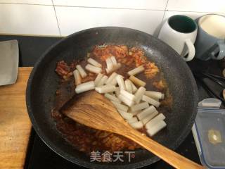Stir-fried Rice Cake with Spicy Cabbage recipe