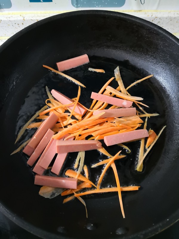 #中卓牛骨汤面# Fried Instant Noodles with Ham recipe