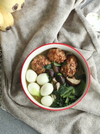 Fresh Fragrant Quail Eggs, Meatballs, Mushrooms and Green Vegetable Noodles, with Meat and Vegetables recipe