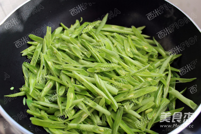 Stir-fried String Beans recipe