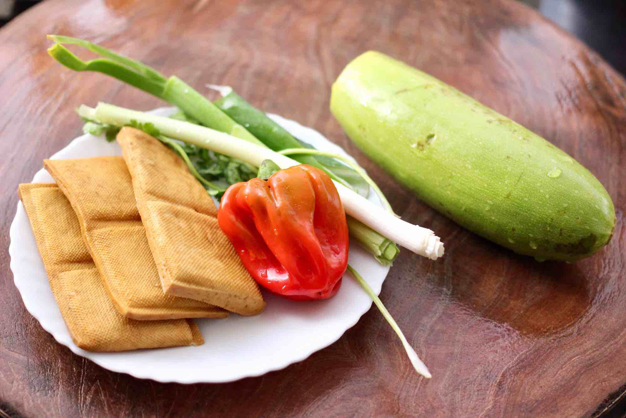 Stir-fried Zucchini with Spicy Dried Spicy recipe