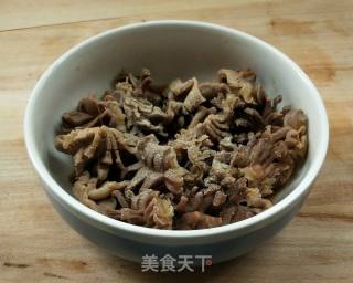 Stir-fried Taro Lotus with Chicken Gizzard Flowers recipe