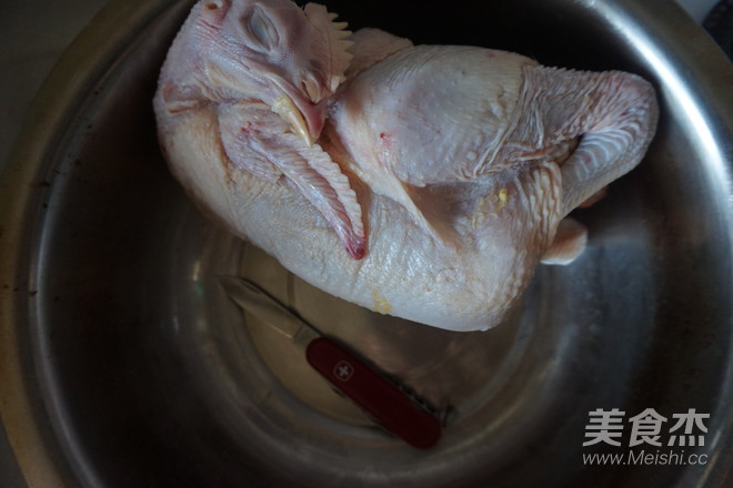 Qingming Matsutake Tender Chicken and Lean Meat Soup recipe