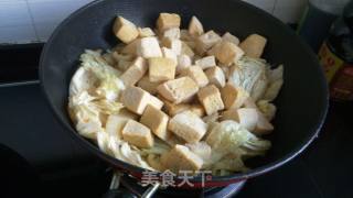 Stir-fried Cabbage with Frozen Tofu recipe