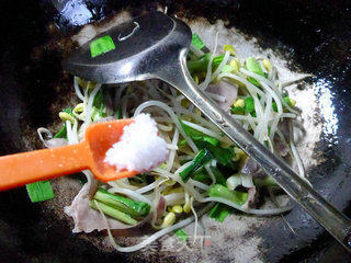 Stir-fried Soy Sprouts with Pork Tongue recipe