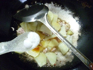 Stir-fried Potatoes with Minced Meat recipe