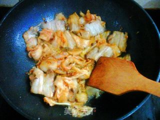Stir-fried Pork Belly with Spicy Cabbage recipe