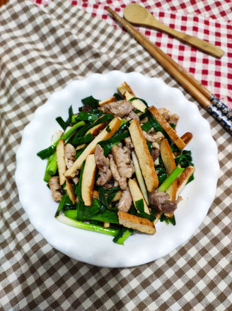 Stir-fried Pork with Green Garlic and Dried Beans