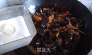 Stewed Pork Ribs with Matsutake recipe