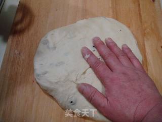 The Magical Use of Leftover Beer "wine-stained Raisin Buns" recipe