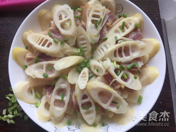 Steamed Bacon with Spring Bamboo Shoots recipe