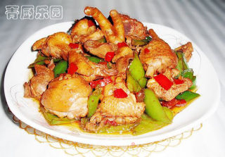 A Delicacy that You Can't Afford to Put Down Your Chopsticks-roasted Chicken Nuggets with Hot Peppers recipe