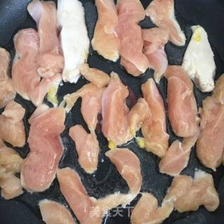 Pasta with Chicken and Avocado recipe