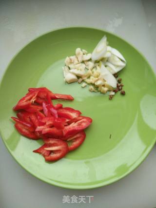 Fried Potato Chips with Red Pepper recipe