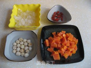 Papaya Tremella and Lotus Seed Soup recipe