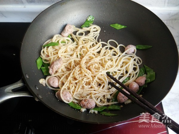 Pasta with Garlic and Black Pepper recipe