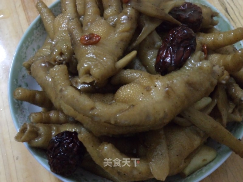 Date-flavored Chicken Feet recipe