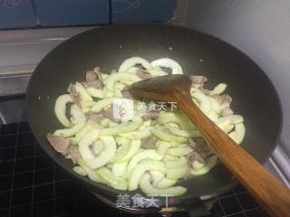 Nutrition and Health Zucchini and Carrot Fried Pork recipe